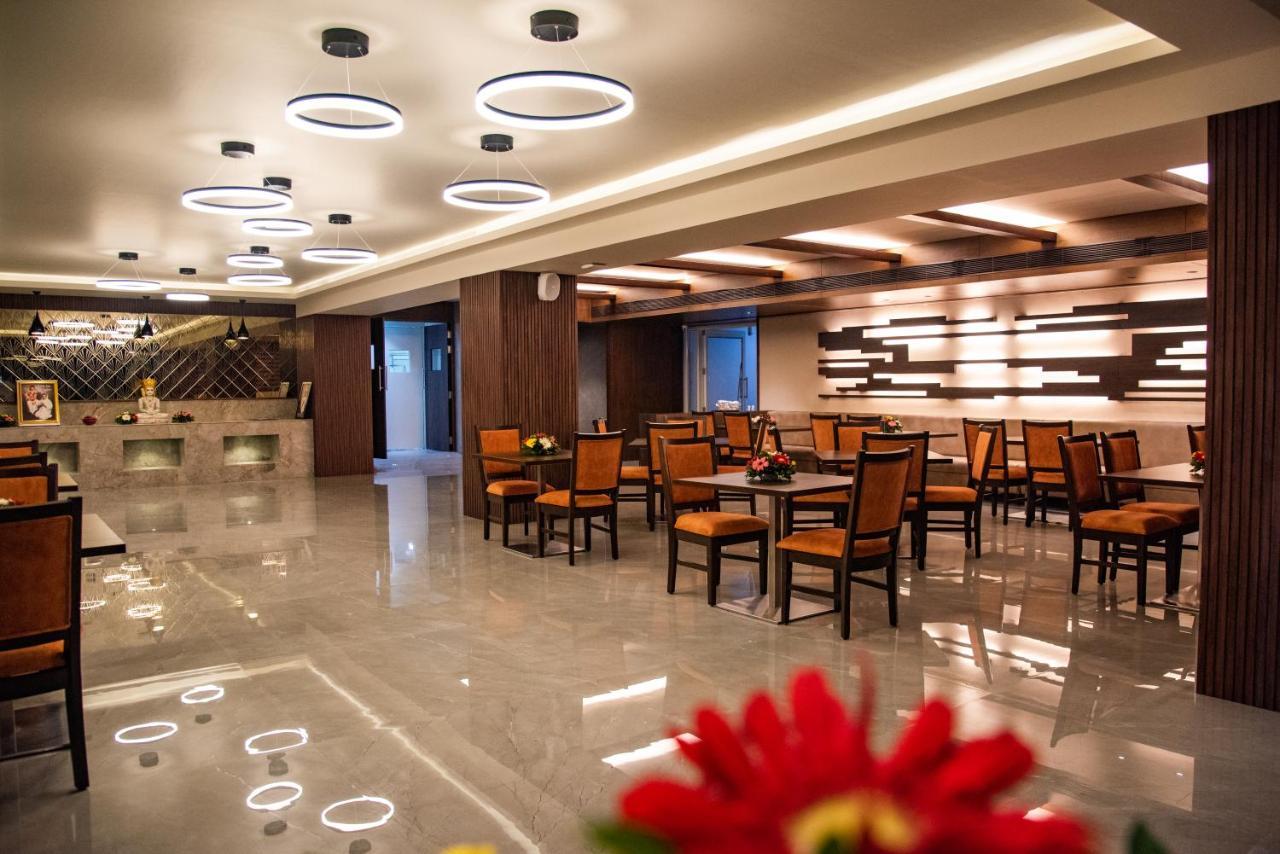 Siara Styles Amba Suites, Gandhinagar Luaran gambar